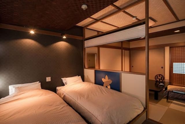 深山荘高見屋-ベッド付き和風客室-6