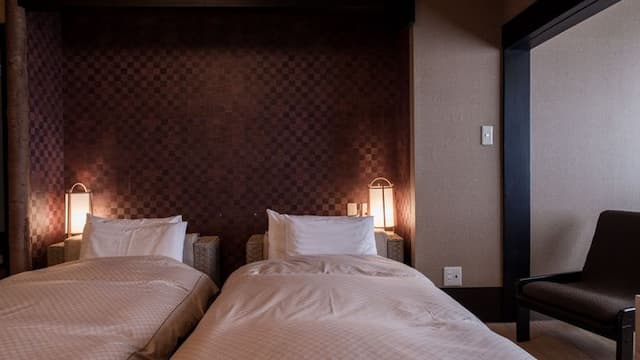 深山荘高見屋-ベッド付き和風客室-5