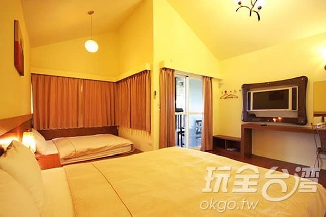 夕陽紅渡假莊園-園景四人房-9