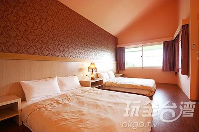 夕陽紅渡假莊園-園景四人房-1