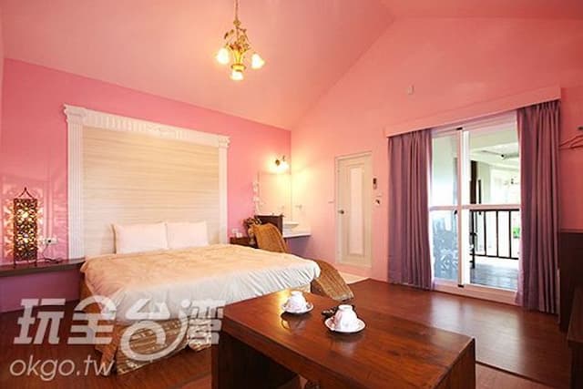 夕陽紅渡假莊園-園景雙人房-8