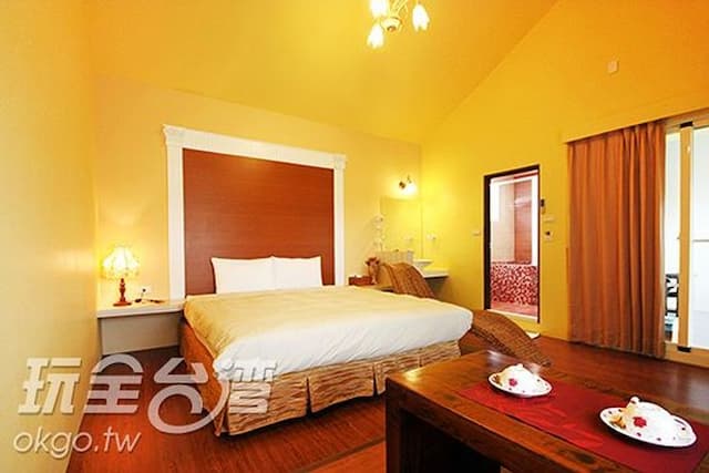 夕陽紅渡假莊園-園景雙人房-1