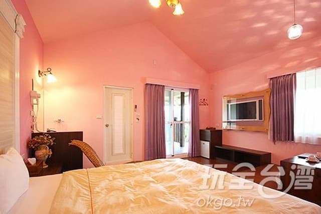 夕陽紅渡假莊園-園景雙人房-6