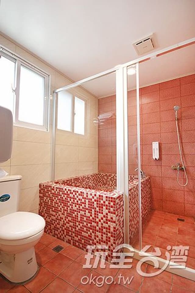 夕陽紅渡假莊園-園景雙人房-5