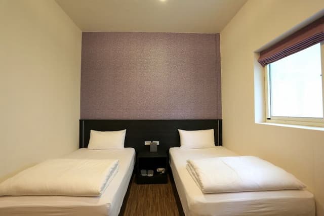 Oak Garden Hostel-Double room, two small beds-5