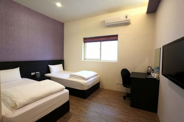 Oak Garden Hostel-Double room, two small beds-1