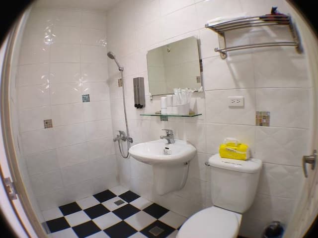 Sara's House B&B-Value 6 person room / renewal otherwise offer-10