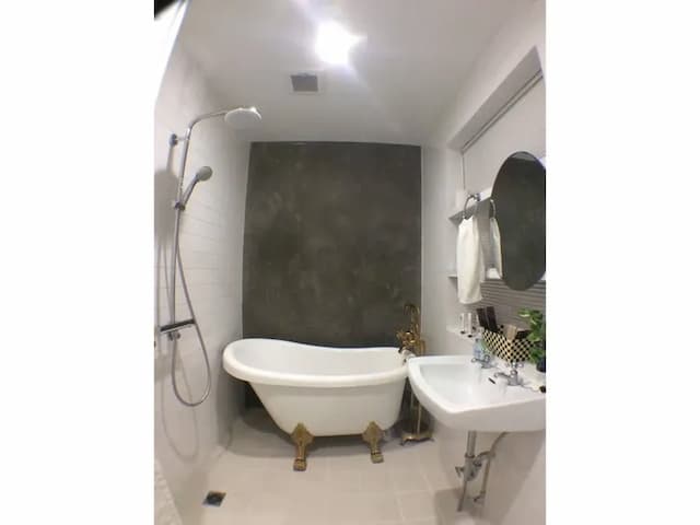 Macci guwatti-A room where the second floor of the building and the rooftop are fully reserved. 3 minutes on foot from Kokusai Street. Potama breakfast included-9