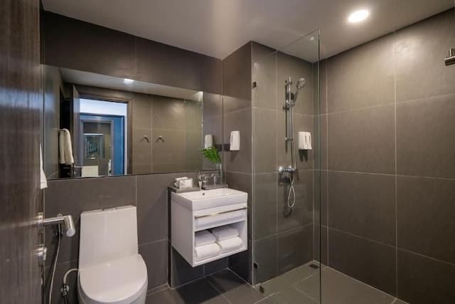 Travelodge Phuket Town-Standard Pool View (Room with breakfast)-7