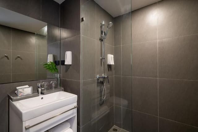 Travelodge Phuket Town-Standard Pool View (Room with breakfast)-9