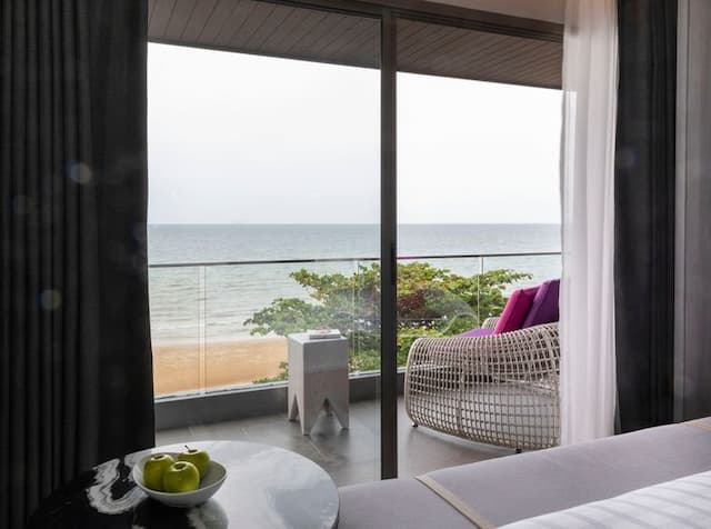 U Jomtien Pattaya-Deluxe Seaview (Room with breakfast)-8