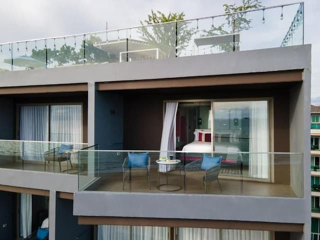 U Jomtien Pattaya-Deluxe Panoramic Seaview (Room with breakfast)-9