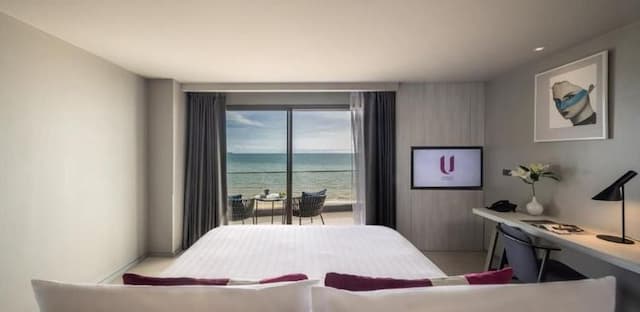 U Jomtien Pattaya-Deluxe Panoramic Seaview (Room with breakfast)-4