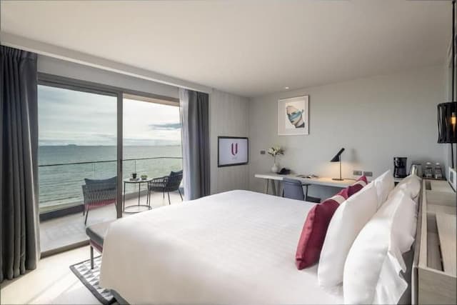 U Jomtien Pattaya-Deluxe Panoramic Seaview (Room with breakfast)-6