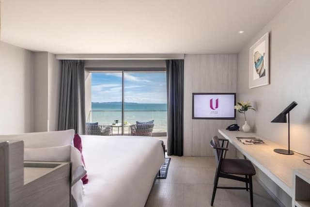 U Jomtien Pattaya-Deluxe Panoramic Seaview (Room with breakfast)-3