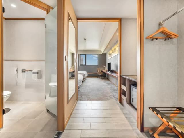 CHECK inn Select Tainan Yong Kang-Superior Quadruple Room-5
