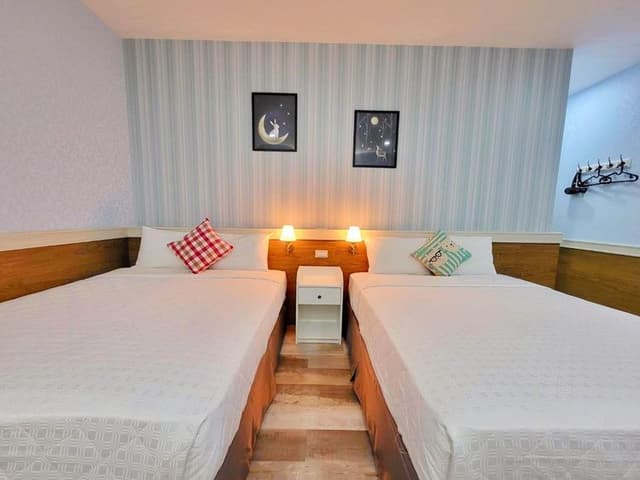 興吉木屋 - 墾丁大街只要走路7分鐘！| 室內公共空間自行車停放-木屋溫馨四人房-5