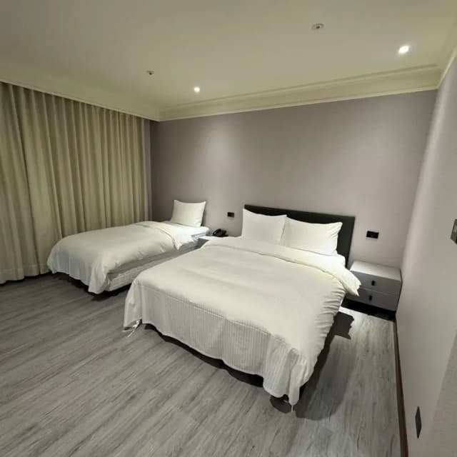 Xinshe Hotel｜Zhongli Branch-Standard Triple Room Without Window-1