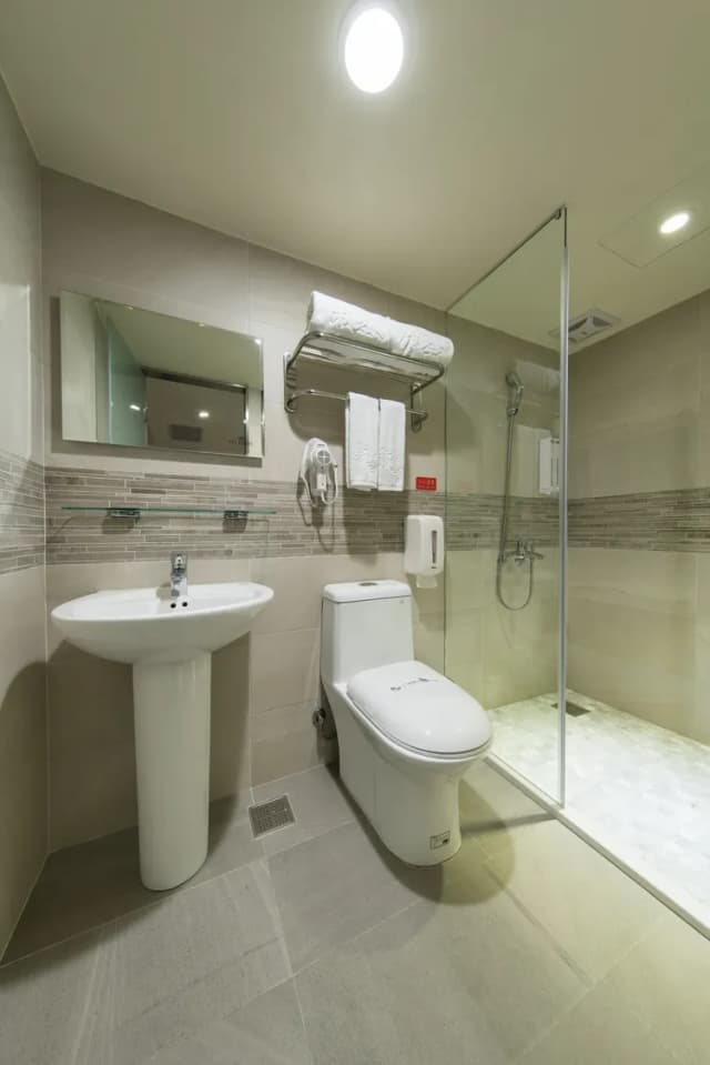 Xinshe Hotel｜Zhongli Branch-Standard Double Room without Window-7