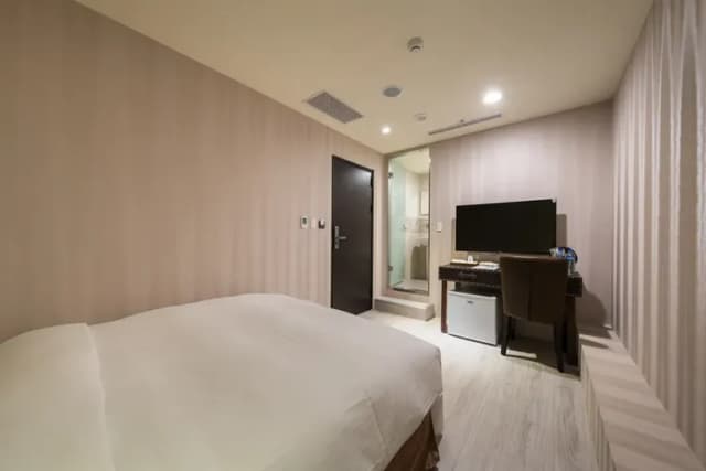 Xinshe Hotel｜Zhongli Branch-Standard Double Room without Window-6