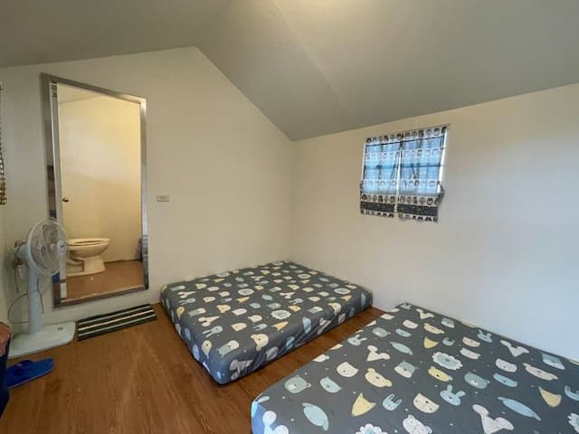 (寢具/枕頭/棉被需自備)，不可攜帶寵物、升營火、禁菸