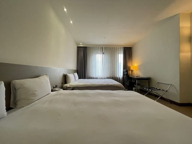 Guide Hotel Hsinchu Zhongyang-Superior Quuadruple Room-2