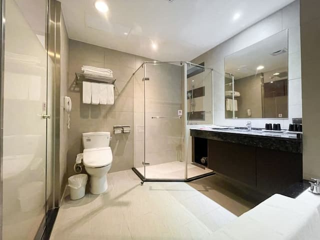 Guide Hotel Hsinchu Zhongyang-Superior Quuadruple Room-9