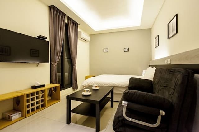 卡司小宿-緊鄰逢甲夜市-典雅雙人房(請先詢問車位問題)-4