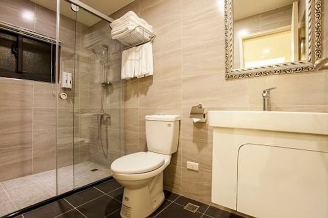 卡司小宿-緊鄰逢甲夜市-雅致雙床房(請先詢問停車問題)-6