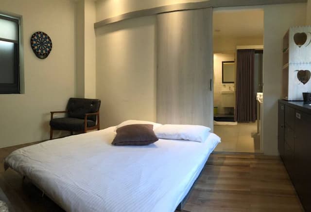 卡司小宿-緊鄰逢甲夜市-雅致雙床房(請先詢問停車問題)-5