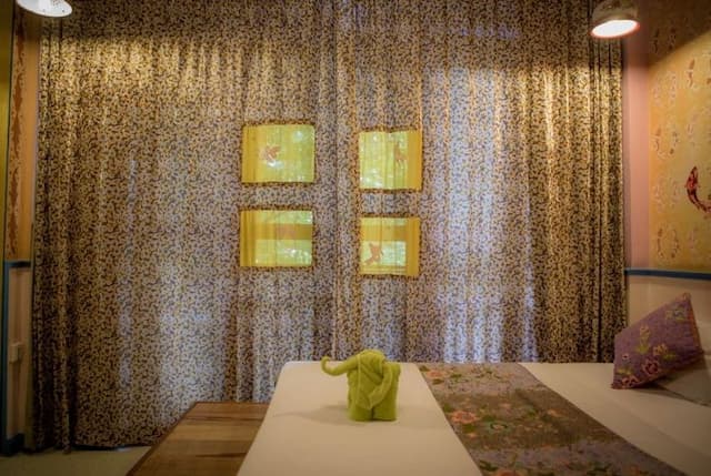 Phranakorn-Nornlen Hotel-Family Room-7