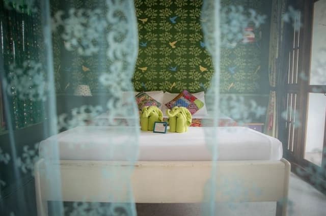 Phranakorn-Nornlen Hotel-Triple Room-9