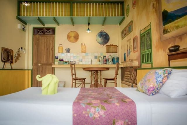 Phranakorn-Nornlen Hotel-Triple Room-4