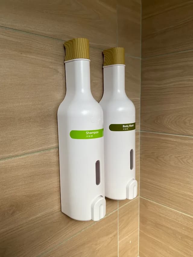 Warmday Homestel-Quadruple Room with Remote Massage Chair-9