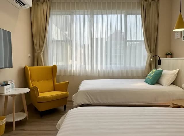 Warmday Homestel-Twin Room with Excellent Lighting-3