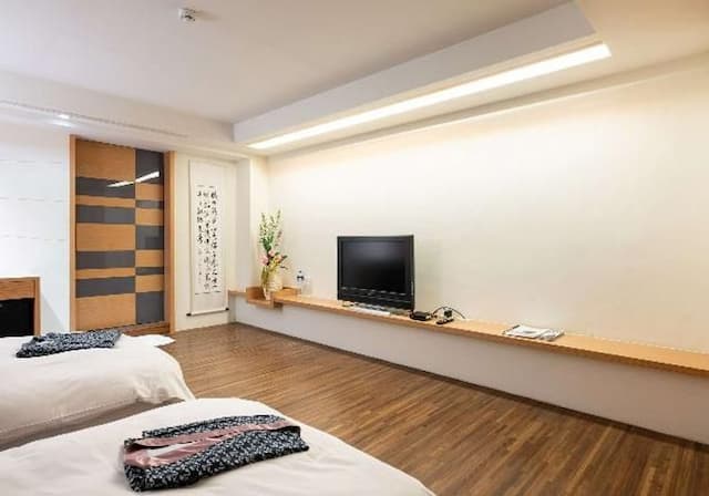 Goya Spring Resort.-Large Double Room-2