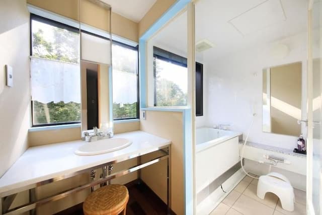 Oku Nikko Hotel Shikisai-[With view bath] Western-style room (30-34 square meters) [Twin room] [Non-smoking] [Lake view]-7