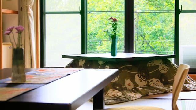 [With digging] Japanese-style room 8 tatami mats *