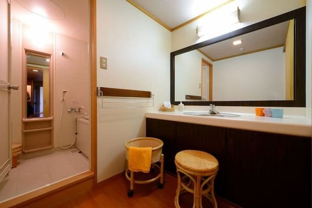 [Non-smoking] Modern Japanese-Western style room 10 tatami mats "Akane" "Nadeshiko" "Aratama" / Simmons mattress