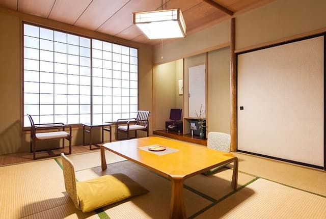An example of a guest room (Japanese-style room 10 tatami mats 002)