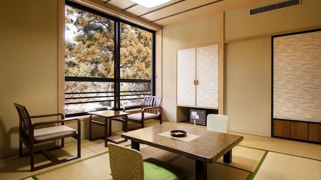 An example of a guest room (Japanese-style room 10 tatami mats 002)