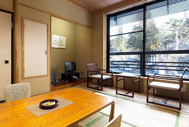 An example of a guest room (Japanese-style room 10 tatami mats 002)
