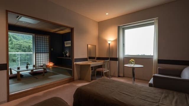 [Japanese and Western rooms] A popular room where you can enjoy two styles: a calm Japanese space and a functional Western room.