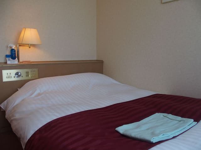 Single room / 13㎡ / Bed size: 120 & times; 195cm / Maximum number of people: 2 people