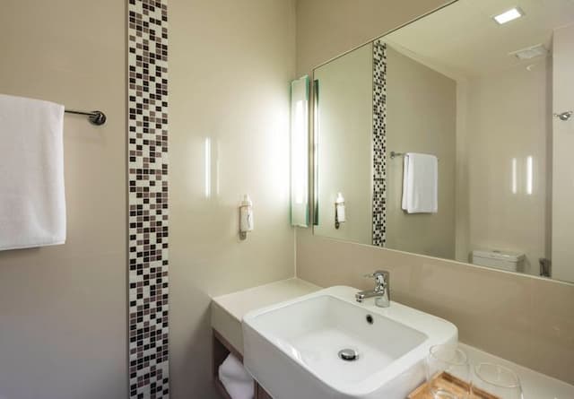 Travelodge Pattaya (SHA Plus+)-Superior (Room only)-5