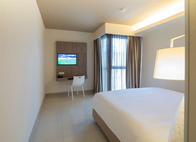 Travelodge Pattaya (SHA Plus+)-Deluxe ( Room with breakfast)-2