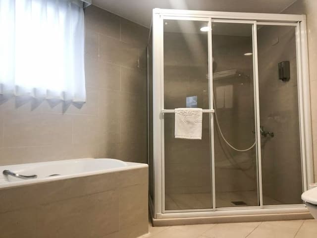 유나이트 호텔-Deluxe Double Suite-2