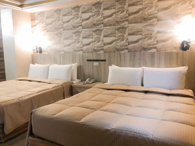 유나이트 호텔-Deluxe Quadruple Suite-1