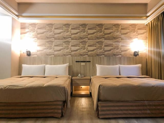 유나이트 호텔-Deluxe Quadruple Suite-2