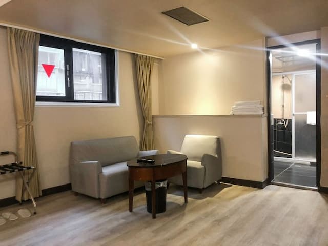 유나이트 호텔-Deluxe Quadruple Suite-3